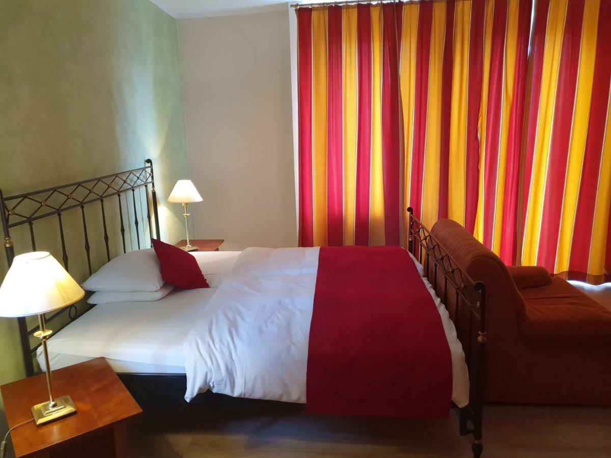 Hotel-Events Adlerpalast Rüsselsheim Esterno foto