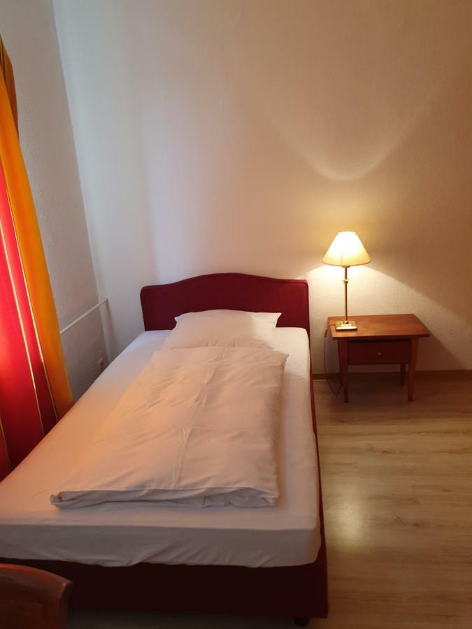 Hotel-Events Adlerpalast Rüsselsheim Esterno foto