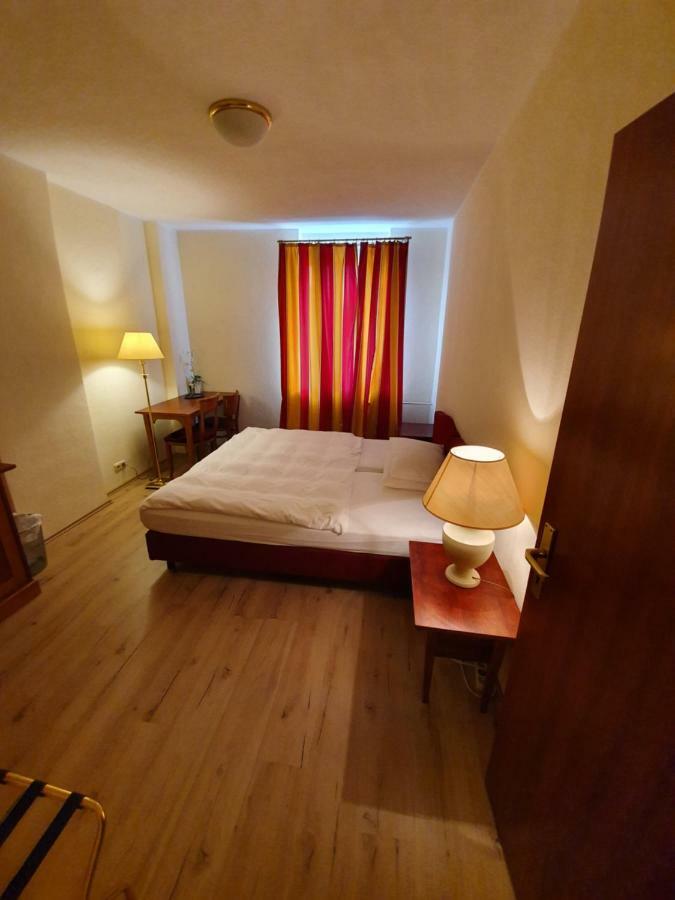 Hotel-Events Adlerpalast Rüsselsheim Esterno foto