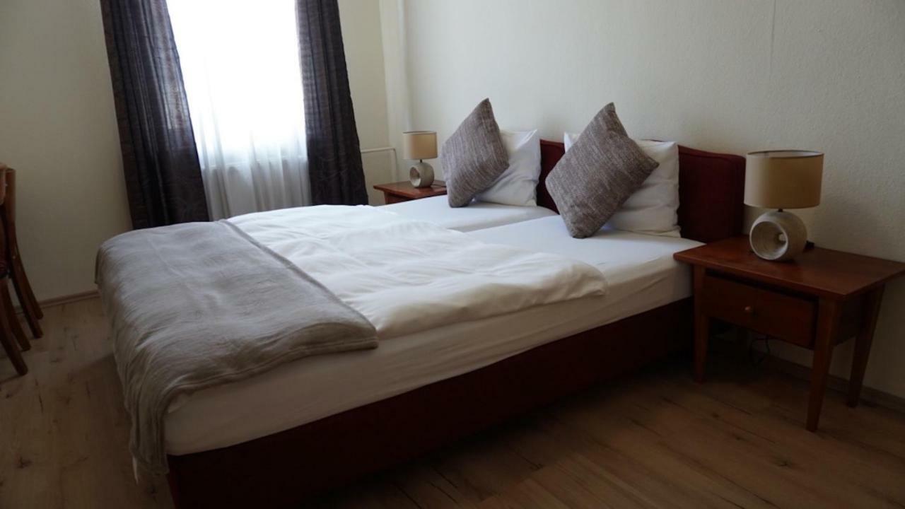 Hotel-Events Adlerpalast Rüsselsheim Esterno foto