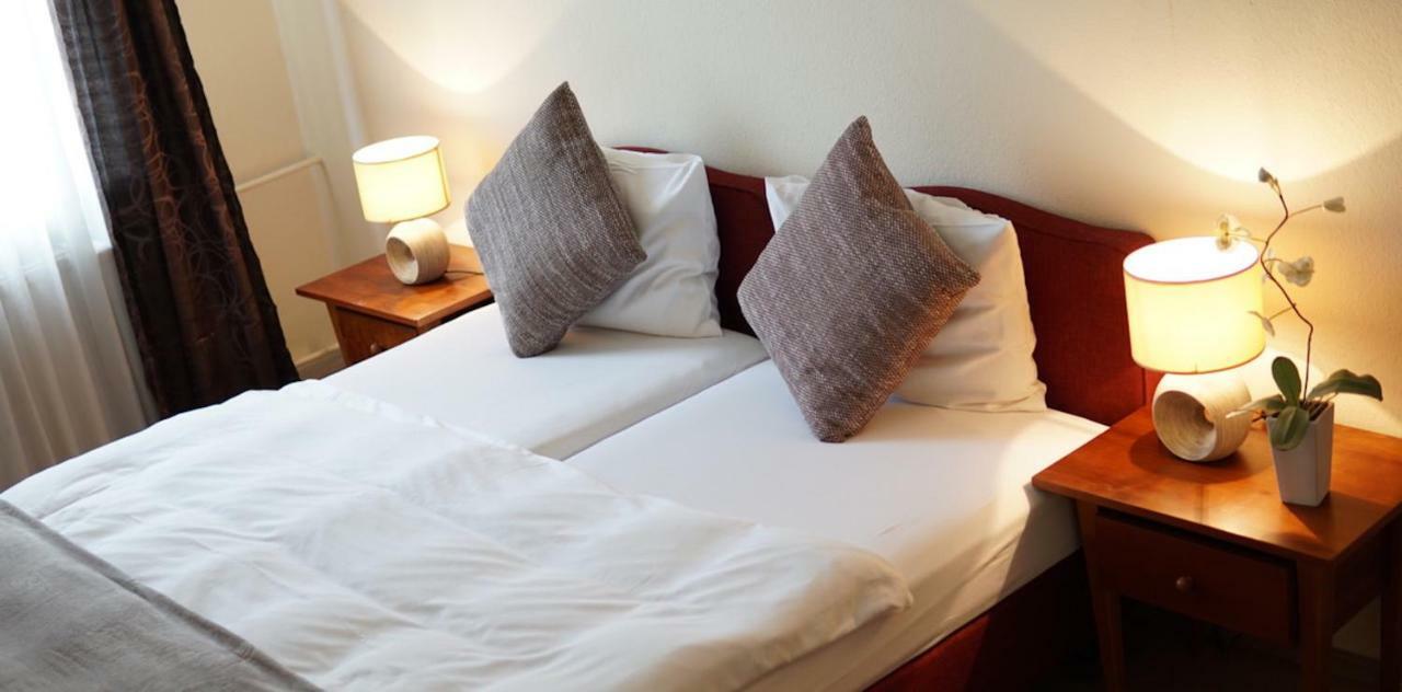 Hotel-Events Adlerpalast Rüsselsheim Esterno foto