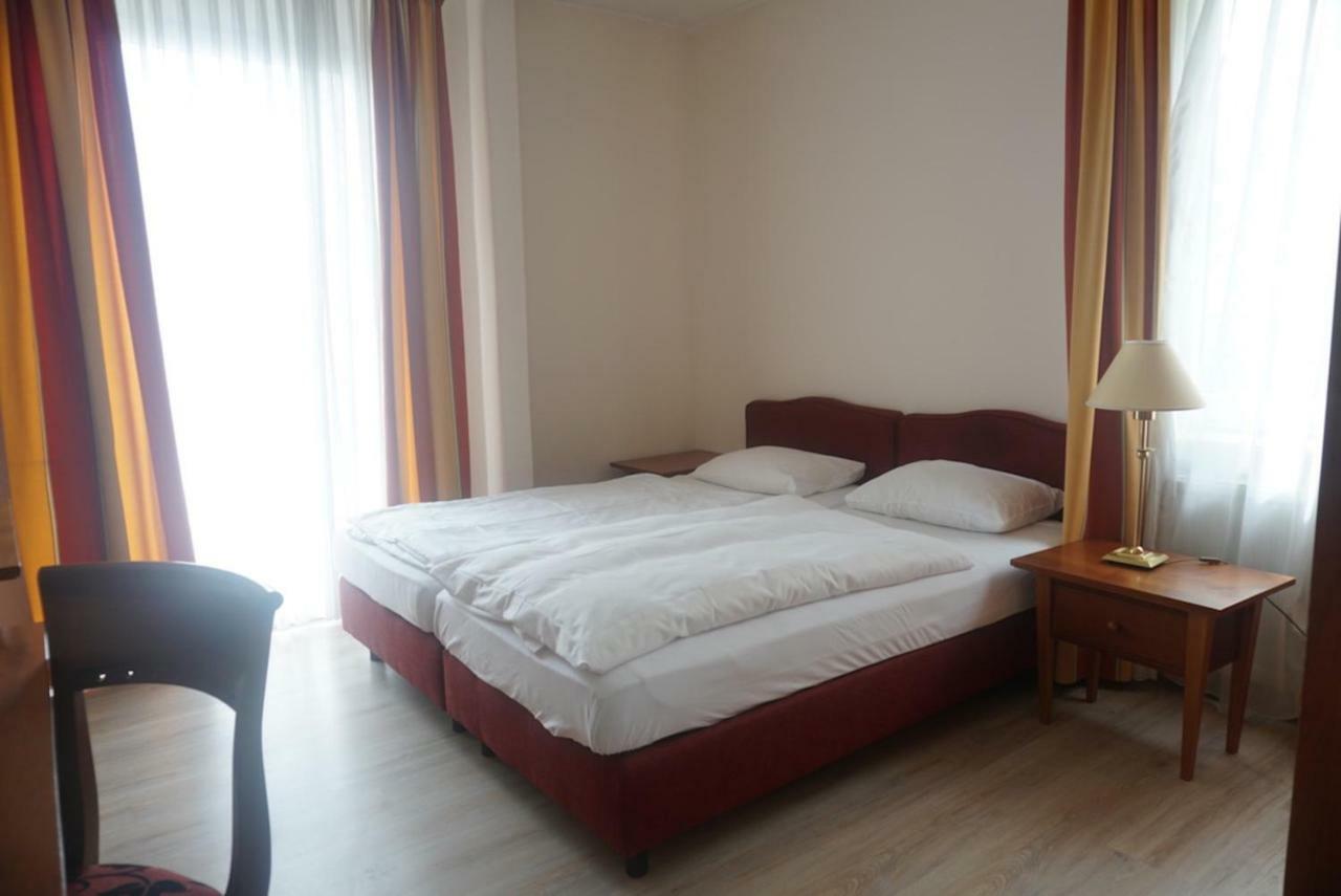 Hotel-Events Adlerpalast Rüsselsheim Esterno foto